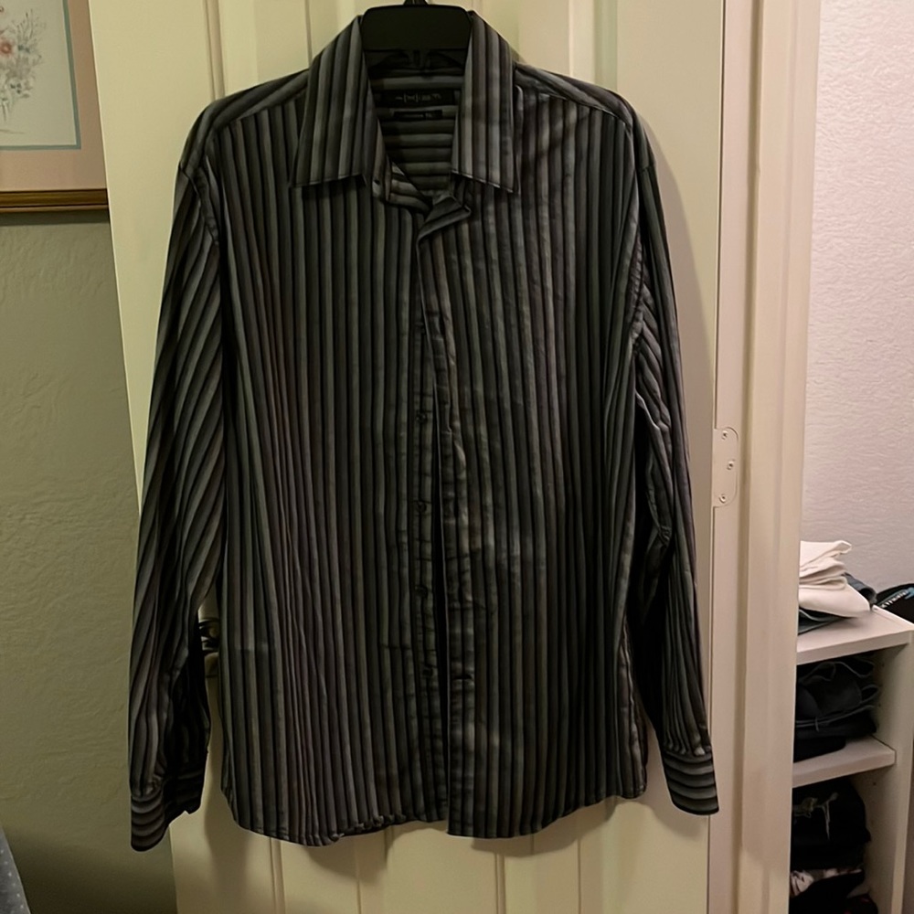 Axist Mens XL Black Button Down Shirt